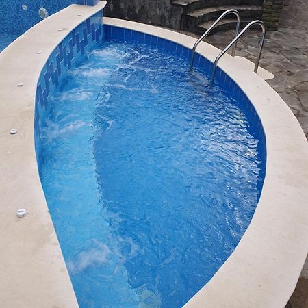 Family Hotel Chiflik Hills 外观 照片