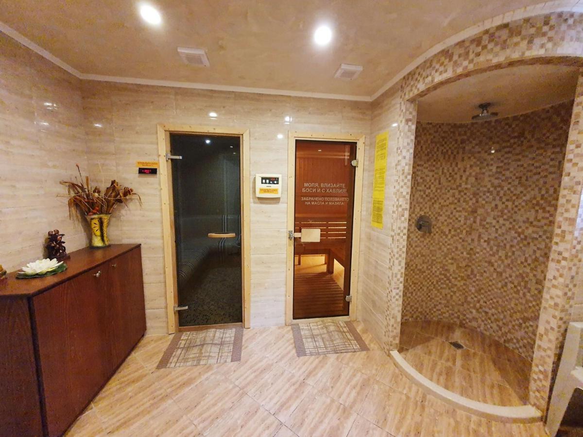 Family Hotel Chiflik Hills 外观 照片