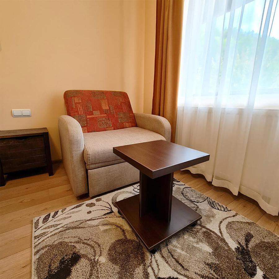 Family Hotel Chiflik Hills 外观 照片