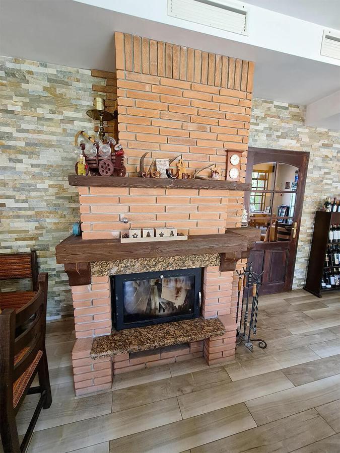 Family Hotel Chiflik Hills 外观 照片