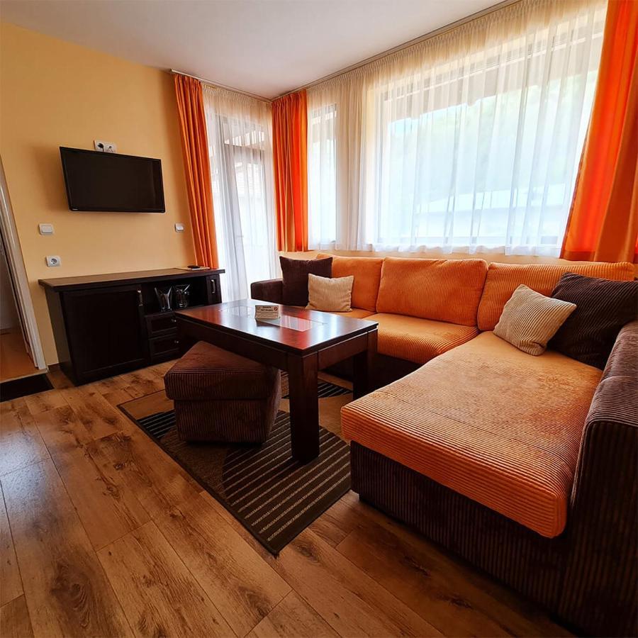 Family Hotel Chiflik Hills 外观 照片