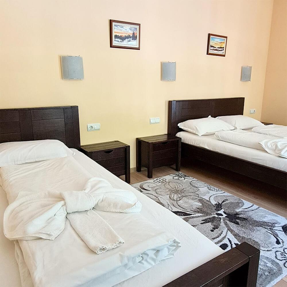 Family Hotel Chiflik Hills 客房 照片